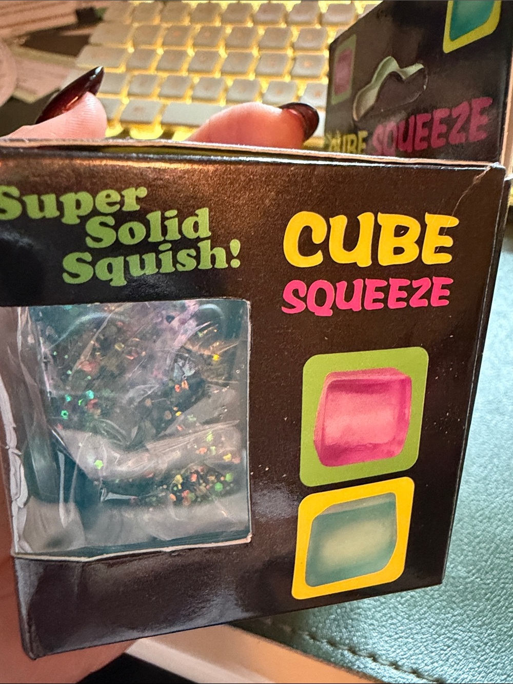 Viral Squeeze ice cube toy - Picture 3 of 5